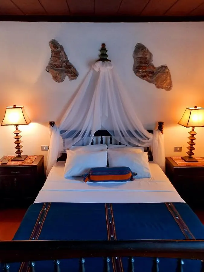**  Hotel La Quinta Santa Lucia Antigua Guatemala