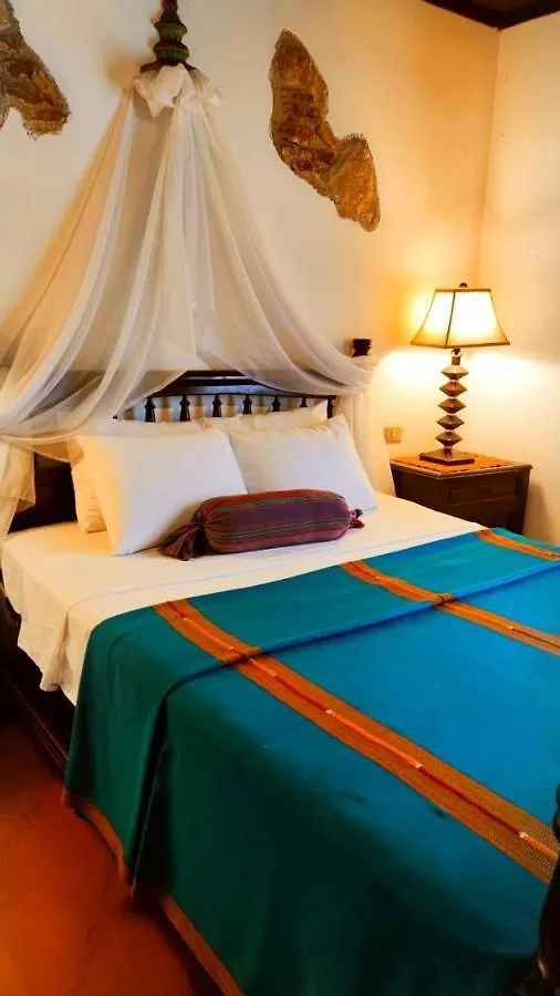 **  La Quinta Santa Lucia Hotel Antigua Guatemala